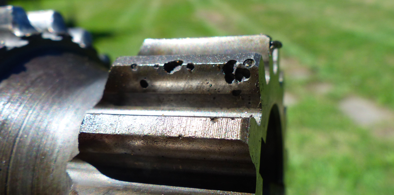 Illustration for article titled This Is What A Thoroughly Broken Manual Transmission Looks Like Inside